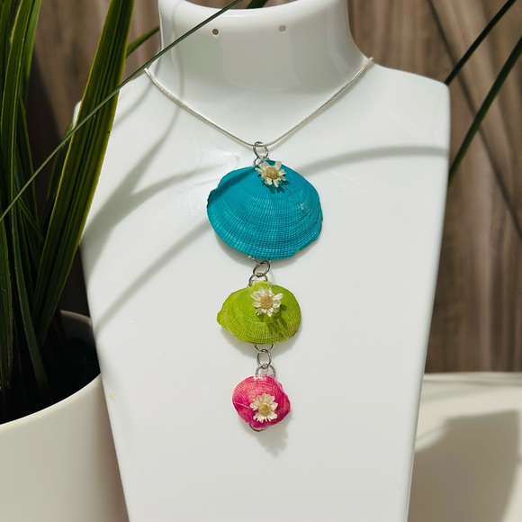 Colorful Shell Pendant Necklace with silver necklace handmade design by me - Picture 1 of 1